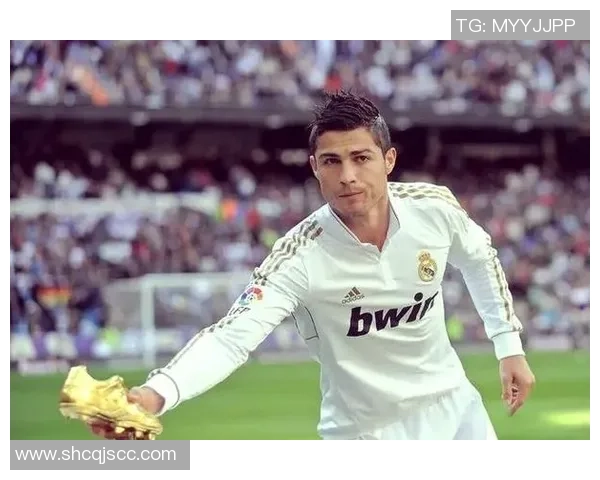 帅哥足球明星大龟头的传奇人生与场上风采揭秘