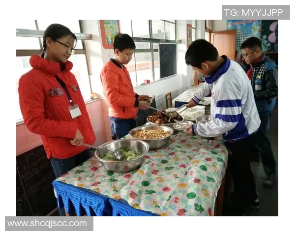 足球明星摆件生日礼物送给热爱足球的你让每一天都充满激情与快乐